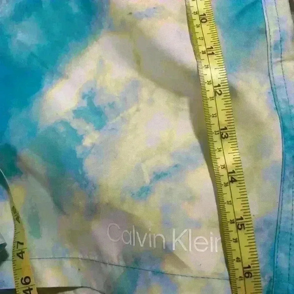 Men's Calvin Klein, extra large multicolored lined bathing suit. NWT - Picture 13 of 16